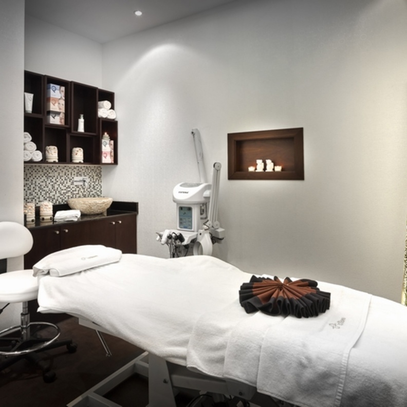 غرفة الفايشل للعناية بجمالك 