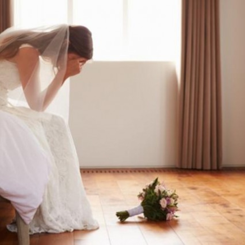 طلاق عروس بسبب الجوال