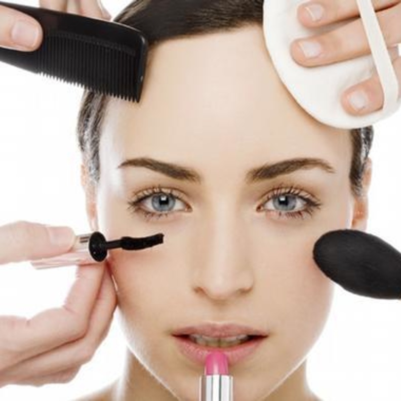 تنوع مستحضرات التجميل المستعملة يوميا