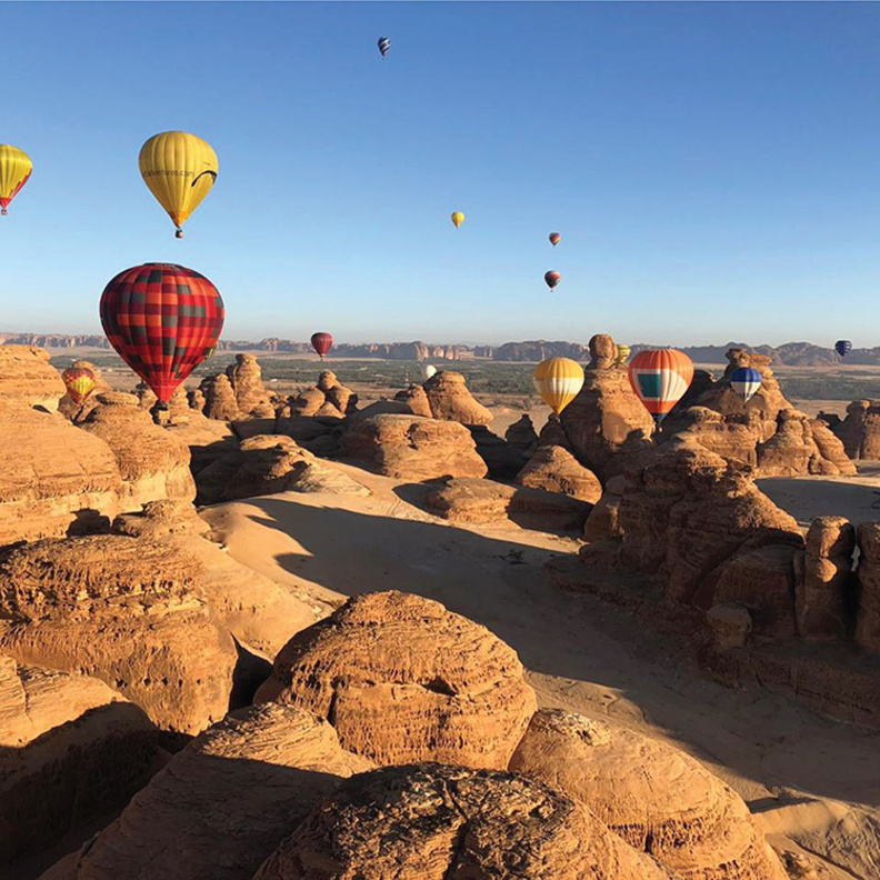 العلا ستحتضن أول منطاد سياحي في السعودية