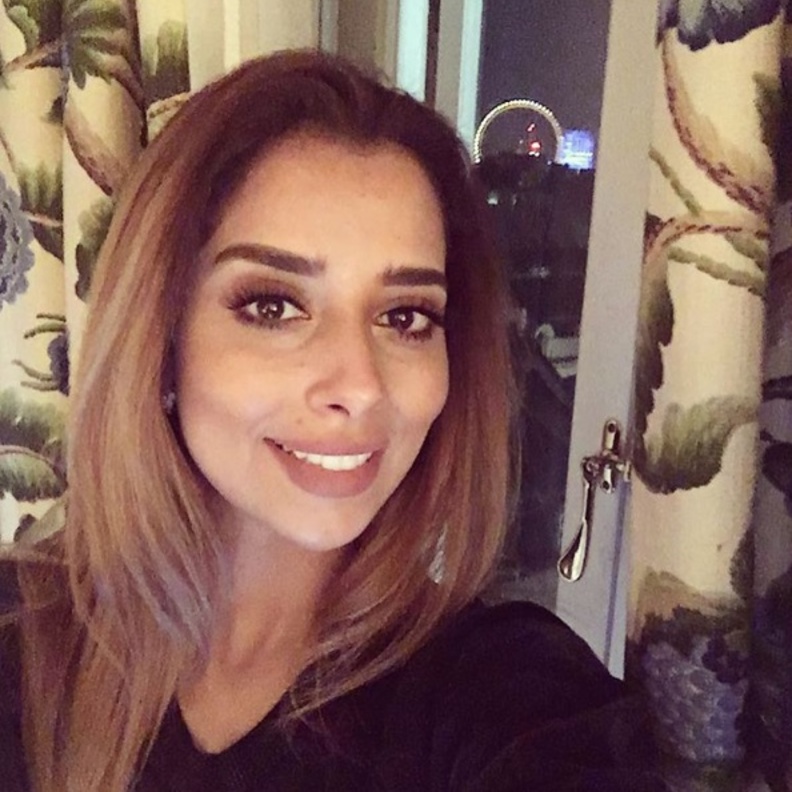 بلقيس في سيلفي مسائي من لندن البارحة! 