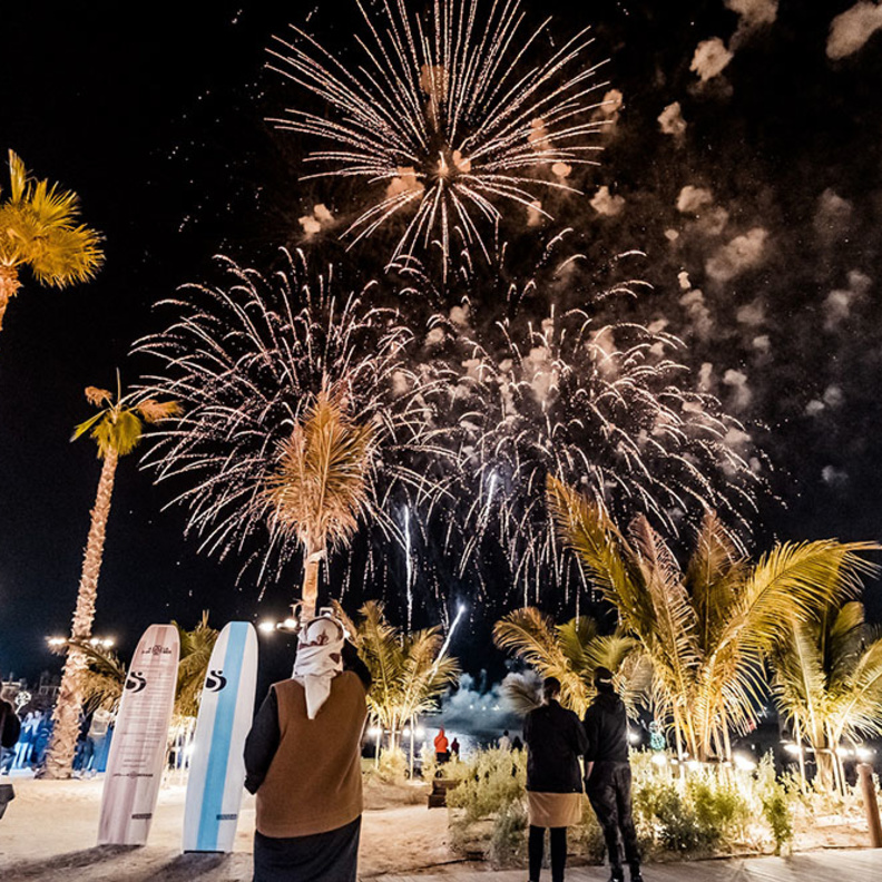 في لامير دبي: ألعاب نارية وأجواء احتفالية بمناسبة اليوم الوطني السعودي