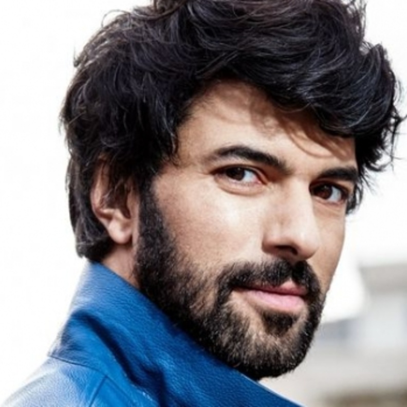 الممثل التركي انجين اكيورك