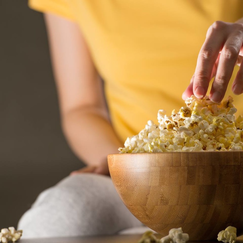 الفشار يعيق الحمل ويسبب العقم!