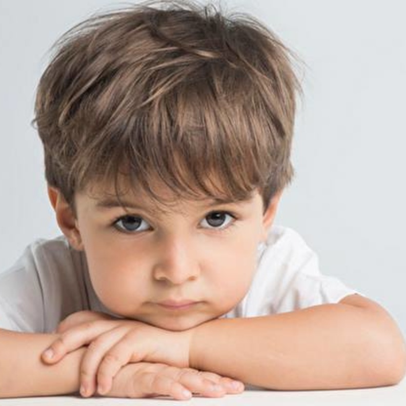 متى يكون هدوء الطفل ظاهرة غيرة صحية ودلالة تأخر عقلي؟