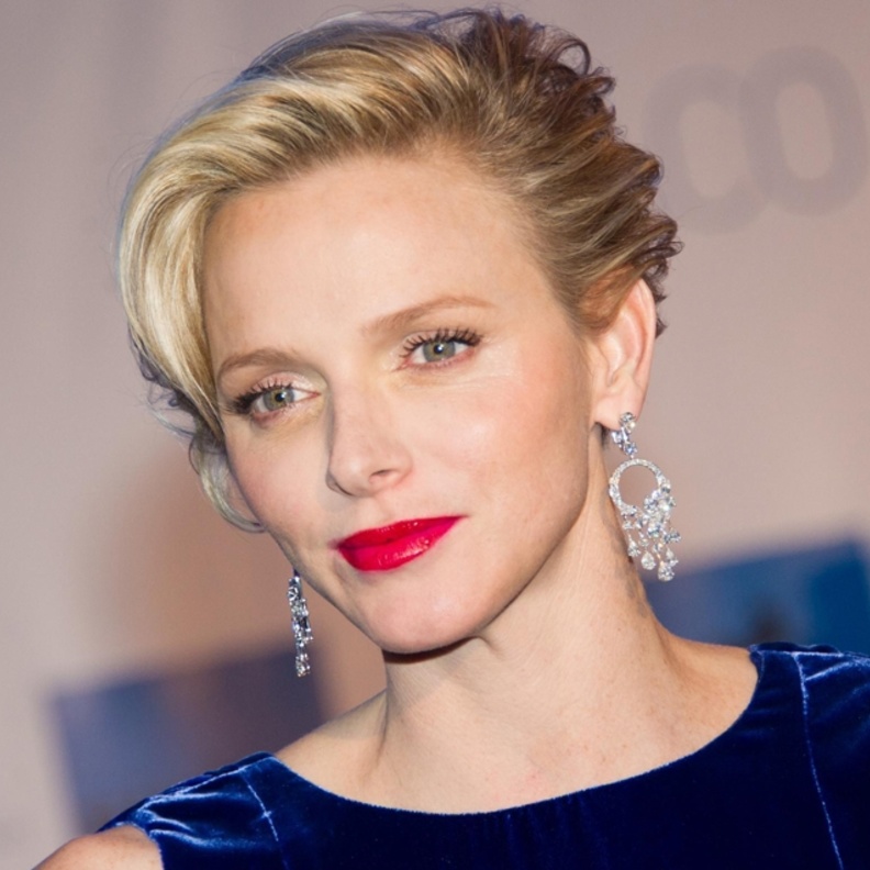 طفلا الأميرة تشارلين يتعلمان المشي