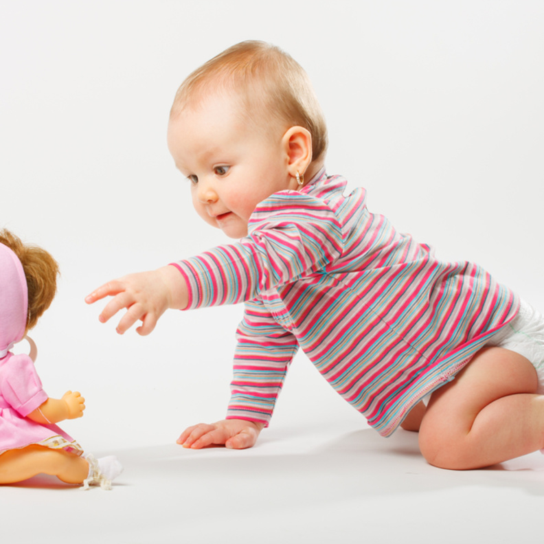 الدمية رفيق دائم لفتاتك الصغيرة فإهتمي بمعايير السلامة أولا