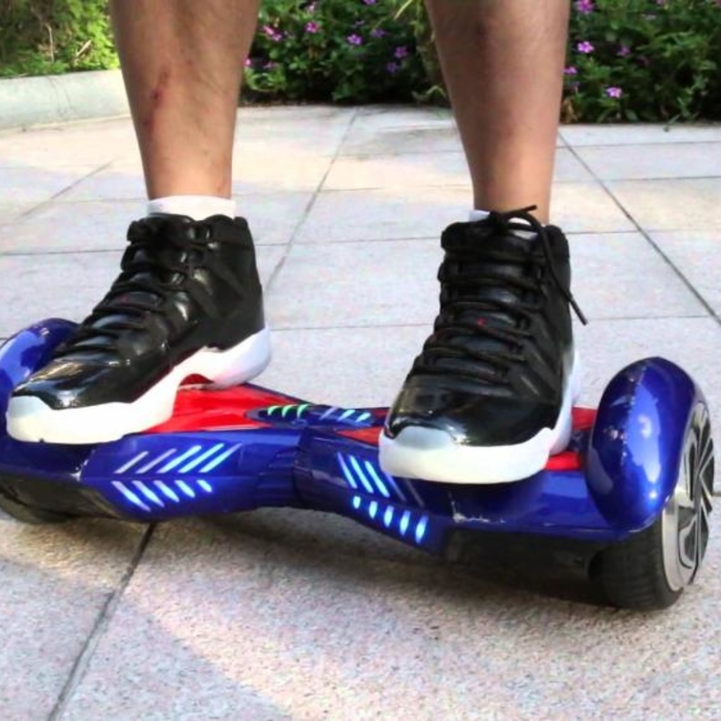 أسرة سعودية تنجو من إنفجار السكوتر الذكي