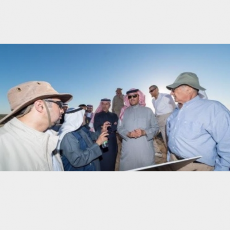 امير المنطقة مع الفريق العلمي