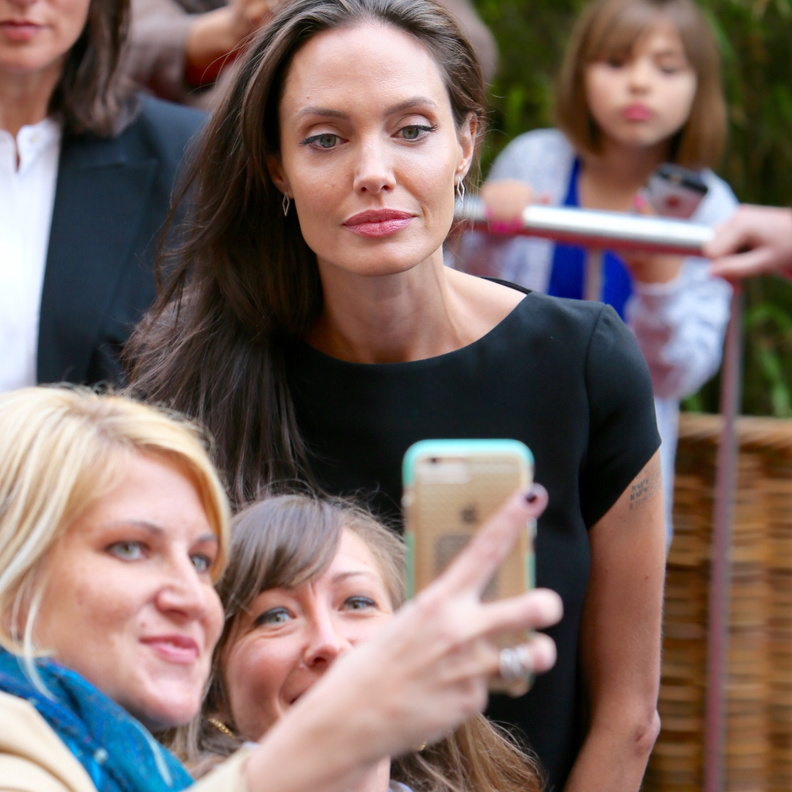 سيلفي حزين لانجلينا