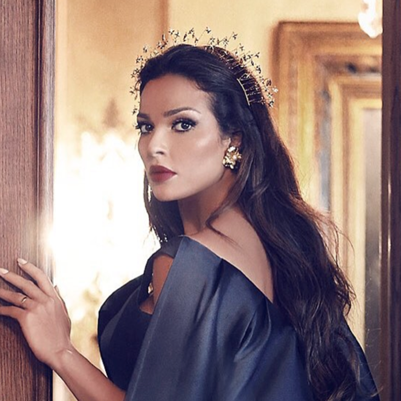 اطلالة ملكية لنادين نجيم بالأسود