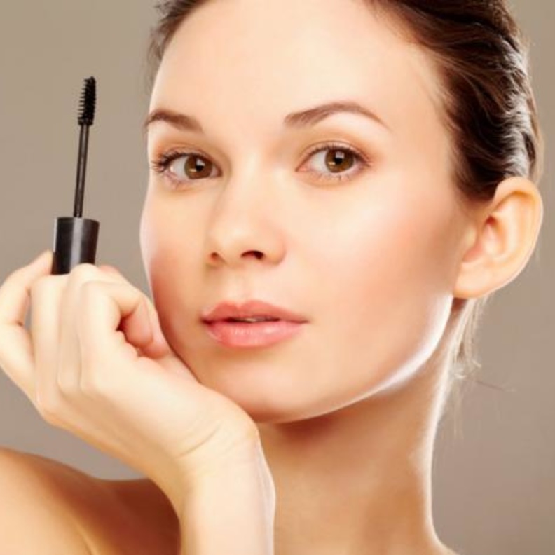 3  استخدامات غريبة لفرشاة الماسكارا القديمة