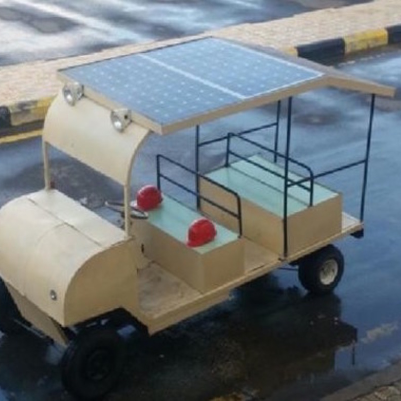 المركبه التي اخترعها الطلاب والتي تعمل بالطاقه الشمسيه 