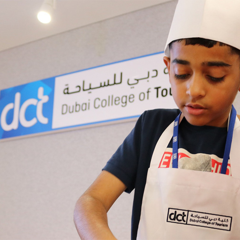 "كلية دبي للسياحة" تنظم المخيّم الصيفي في شهر يوليو المقبل