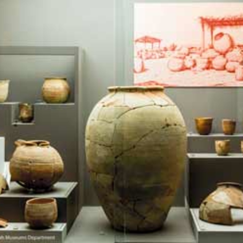 مشط منحوت من العاج (2200- 2000 ق.م)