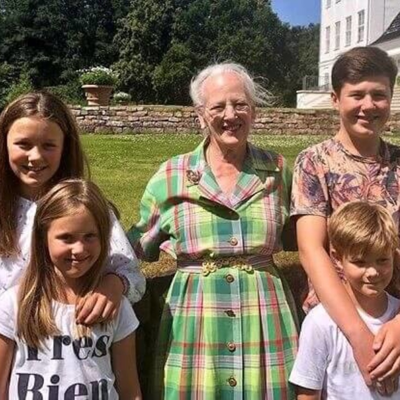 الأمير فريدريك سبق والدته الملكة إلى غراستين