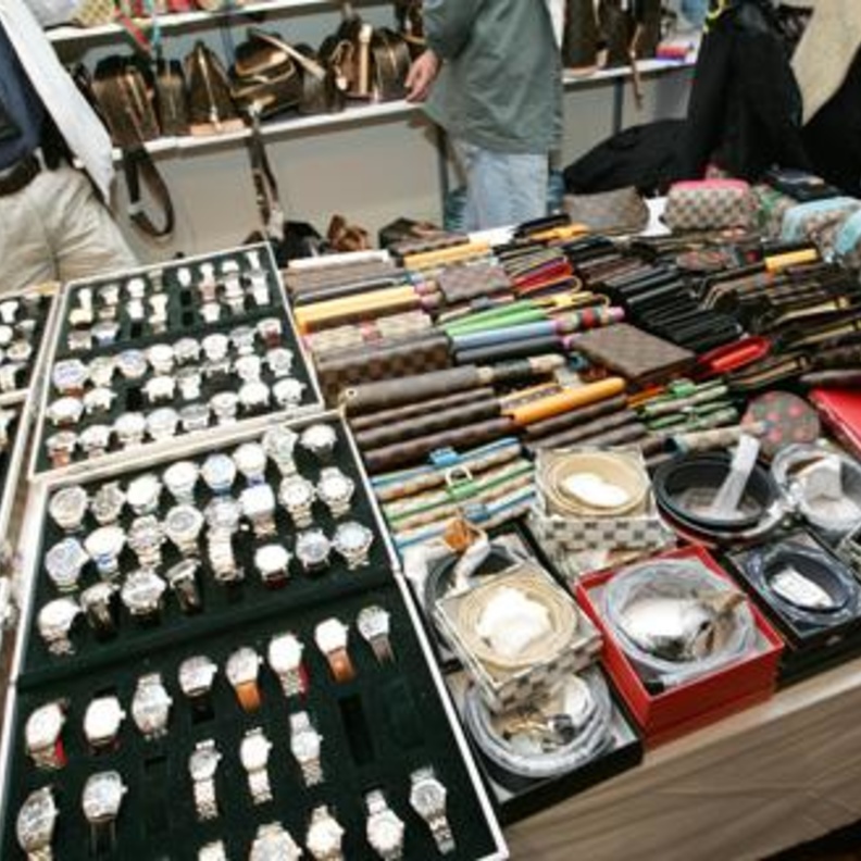 من البضائع المغشوشة والمقلدة