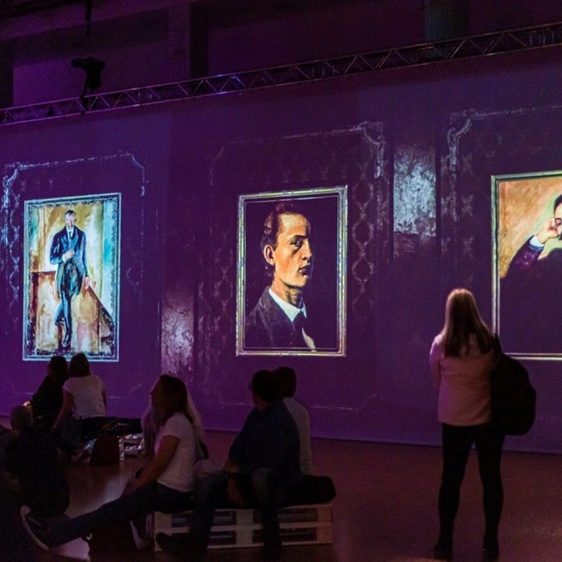 مسرح الفنون الرقمية الجديد في سوق مدينة جميرا