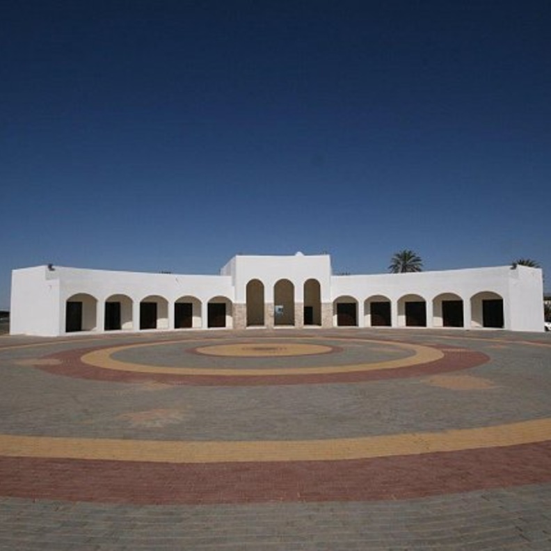 منطقة مخصصة للخدمات على المرسى