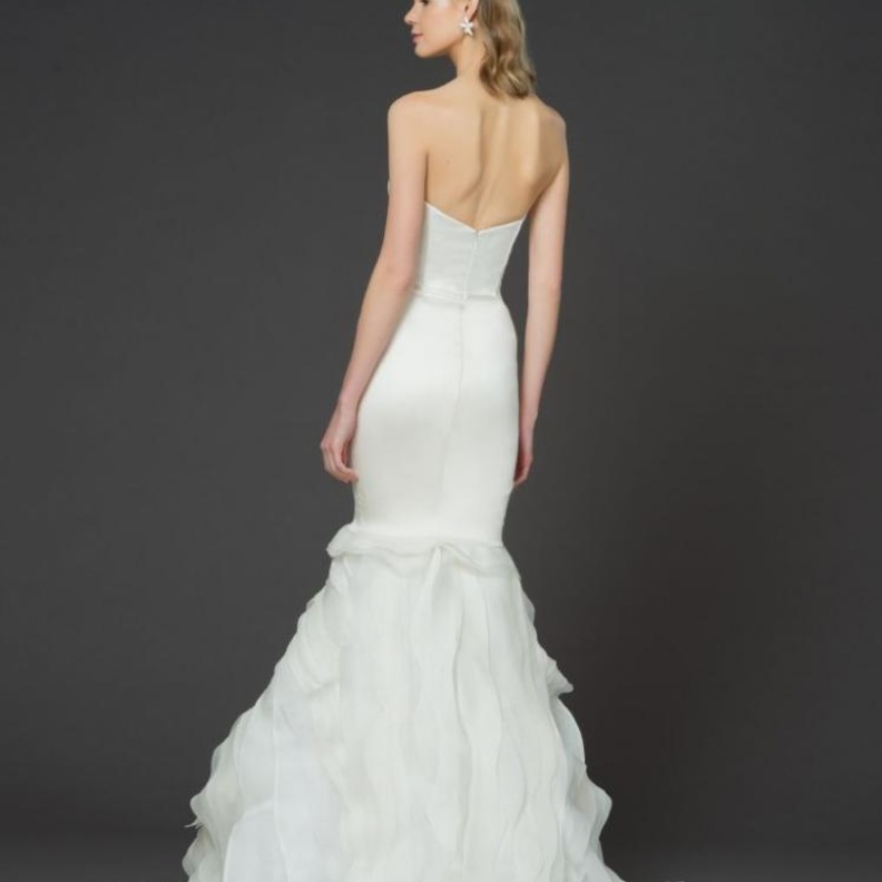 فساتين زفاف كارولينا هيريرا... انوثة رومانسية