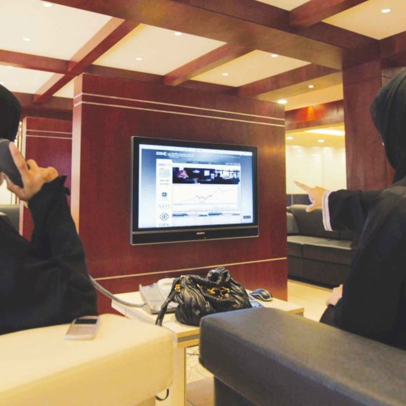 وزارة العمل تدعم عمل المراه السعودية في كافة التخصصات 