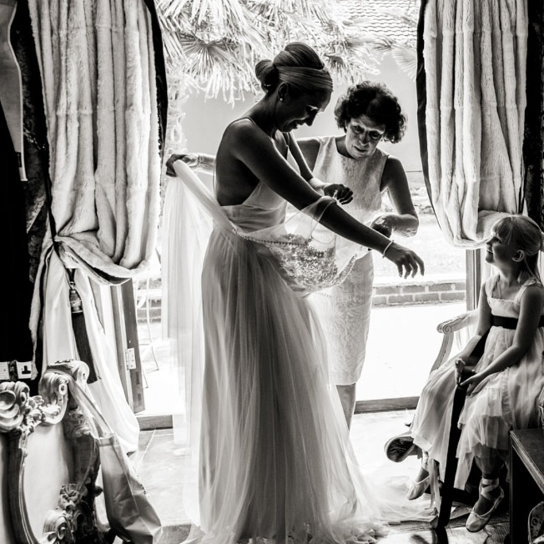 تعرفوا على أشهر الخرافات المرتبطة بحفلات الزفاف