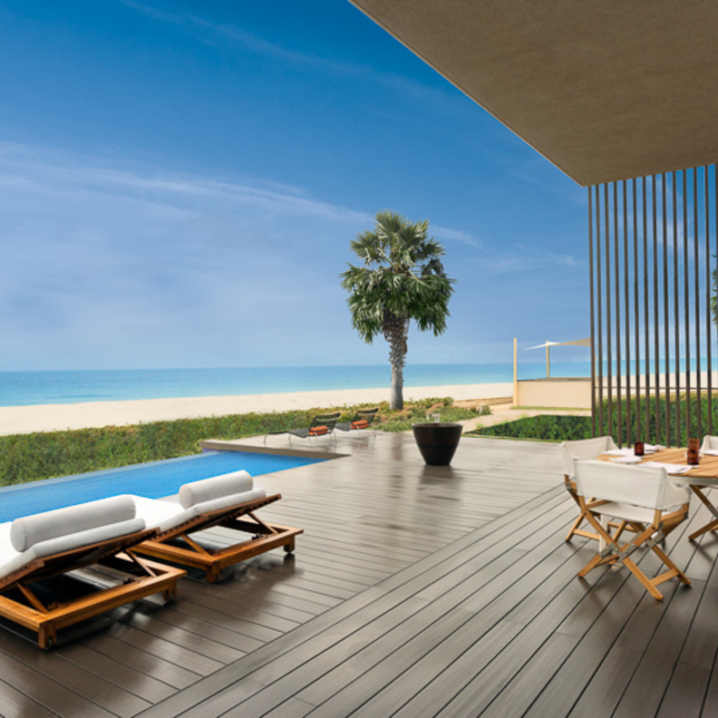 منتجع أوبيروي الشاطئي في الزورا .. الرفاهية وسط الطبيعة الخلابة