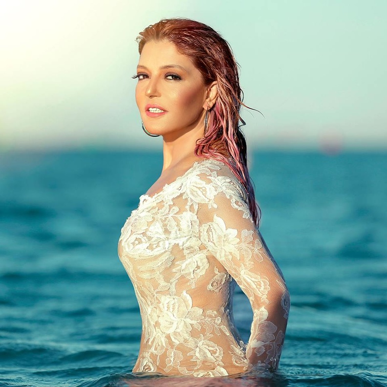 محصلش حاجة اشهر اغانى البوم الديفا الجديد