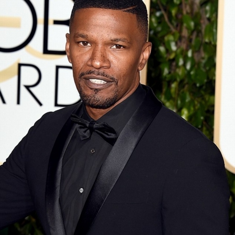 جيمي فوكس يتحدث عن قصة إنقاذه لحياة سائق في سيارة محترقة