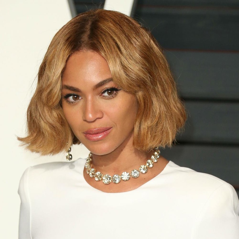 بيونسيه تعين عارضة ازياء من ذوي الاحتياجات الخاصة وجه دعائي لموقعها