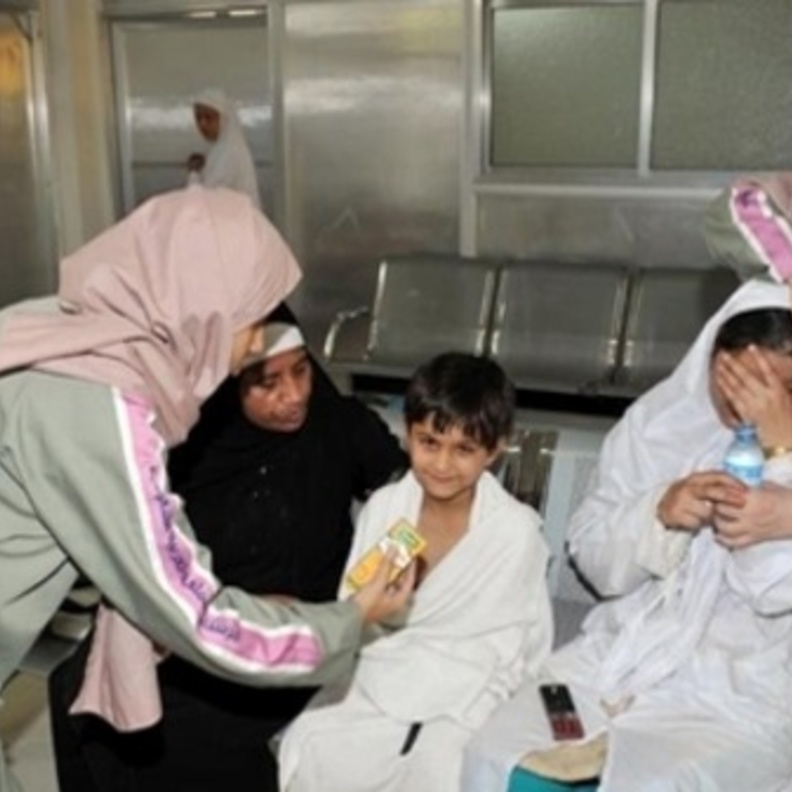 موظفات سعوديات للعناية بضيوف الرحمن