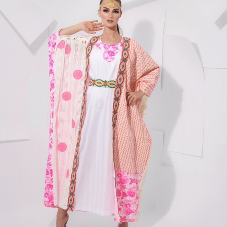 روح شبابية مرحة تطغي على قفاطين المها ديزاينز