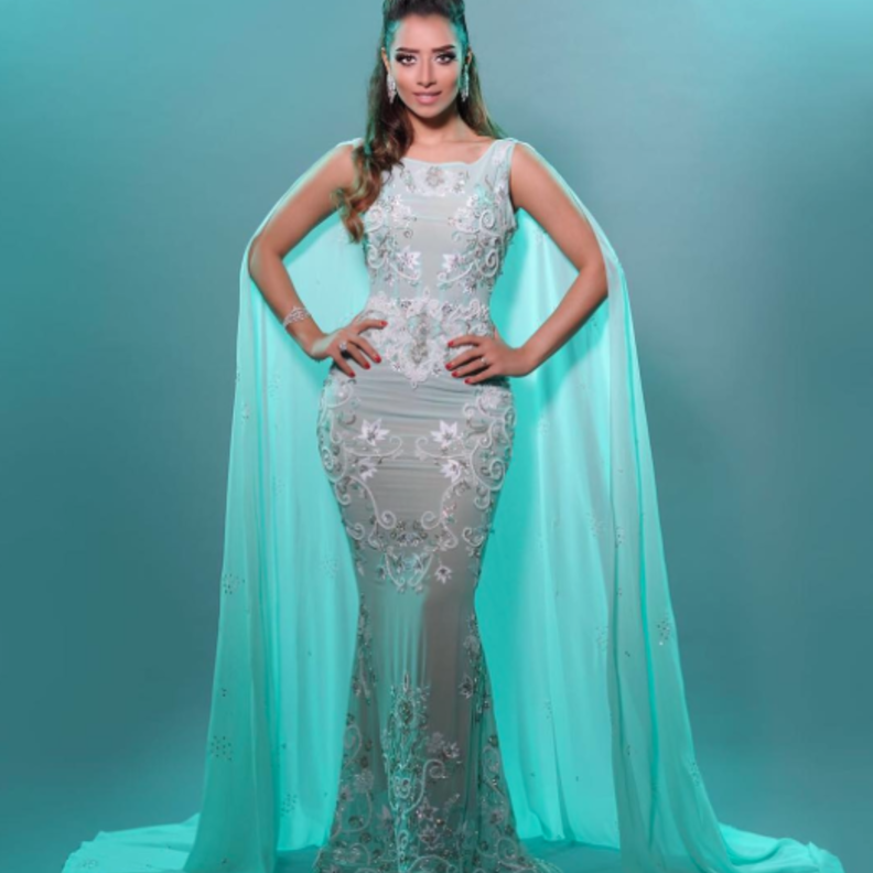 دائما ما تتألق بلقيس بفساتين سهرة مبهرة