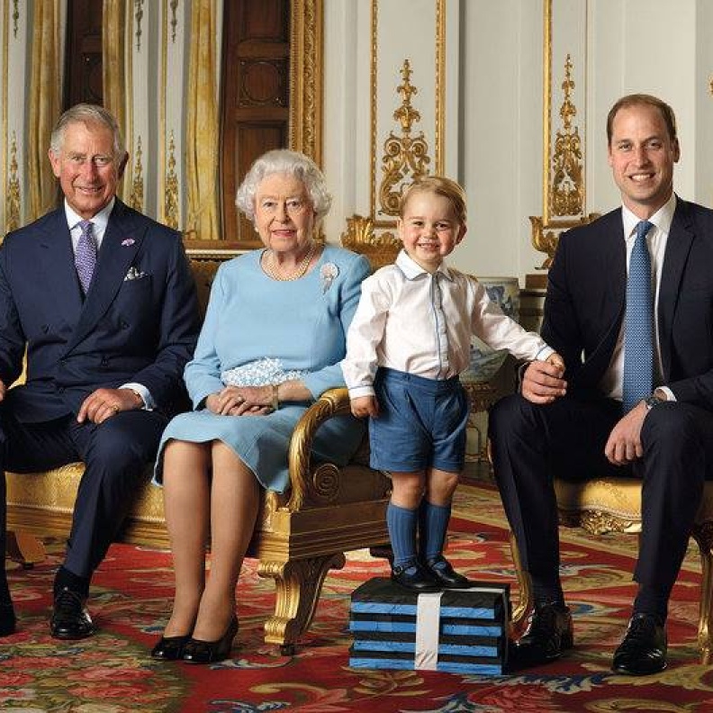 القصر الملكي البريطاني ينشر صورة بمناسبة العيد التسعين للملكة إليزابيث