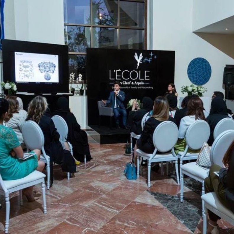 للمرة الاولى "إكتشاف تاريخ المجوهرات" مع مدرسة دار Van Cleef & Arpels في الامارات