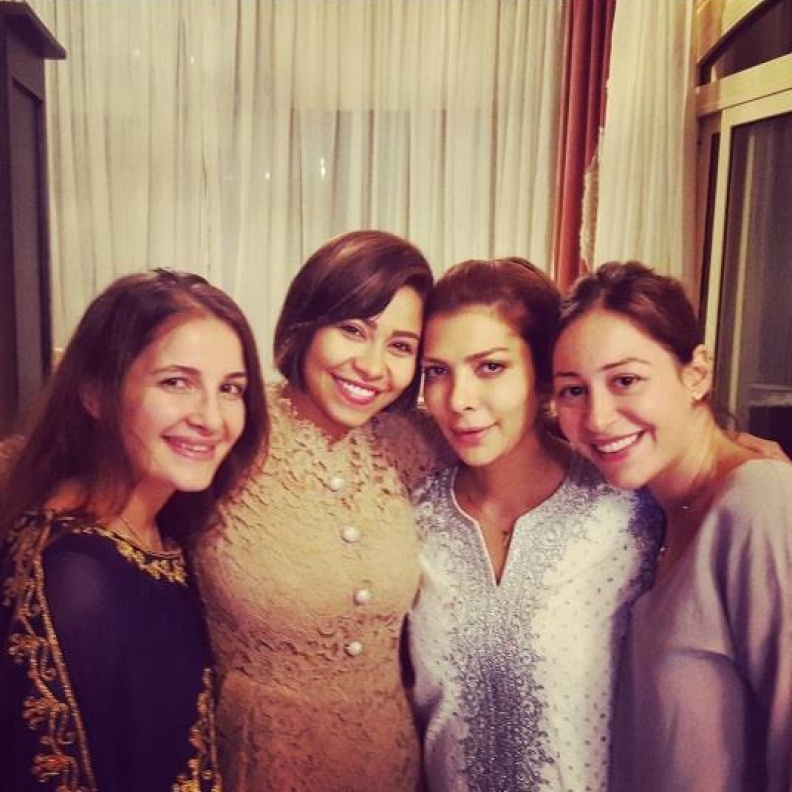 اصالة وابنتها شام تستضيفان شيرين عبد الوهاب ومنة شلبي على مائدة الافطار