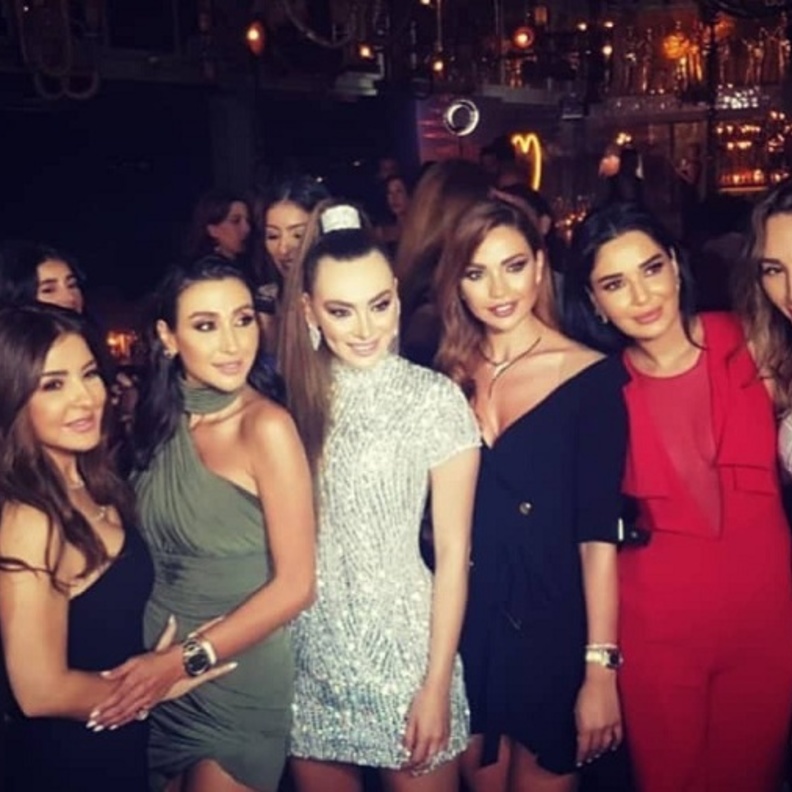 نجمات دراما لبنان يشاركن بعيد ميلاد ستيفاني صليبا