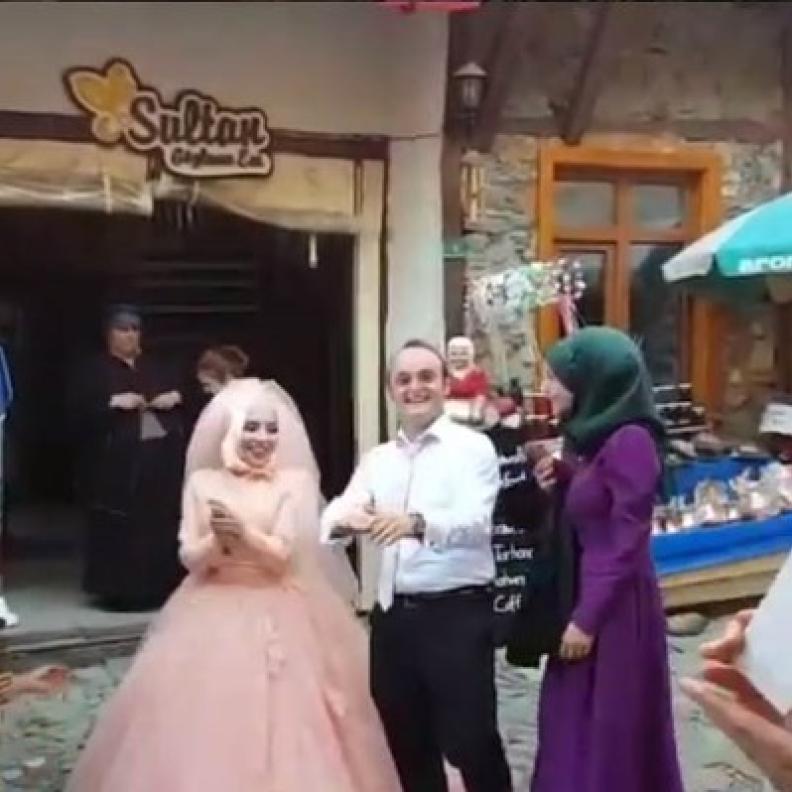 زفاف عروس تركية على اهازيج بحرينية