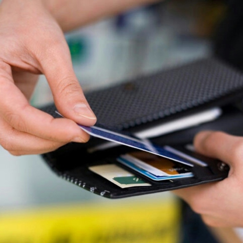 هل يفضل السعوديين الدفع كاش او بالبطاقة الائتمانية