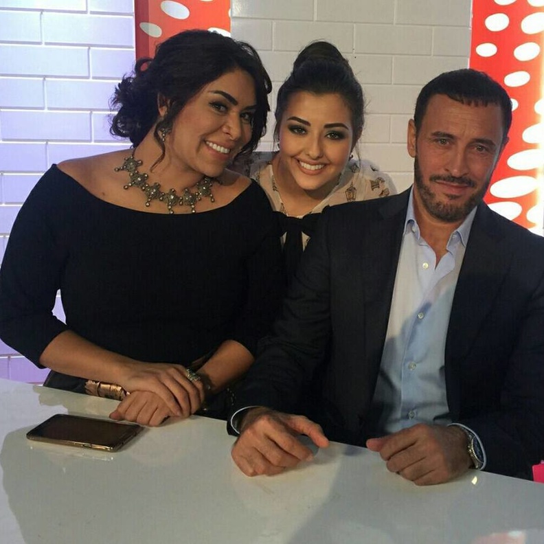 كاظم مع كريستين ونجاة فى التدريبات