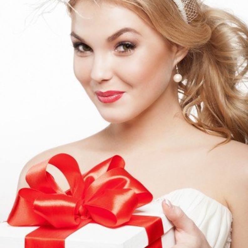 قدمي هدية لعريسك