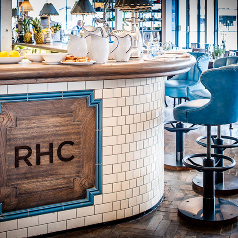 افطار صباحي في رايدنغ هاوس كافيه، لندن