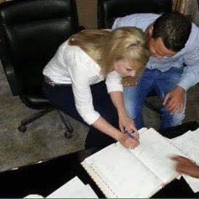 رفضته قريبته بسبب المهر فتزوج حسناء روسية بـ 5 دولارات