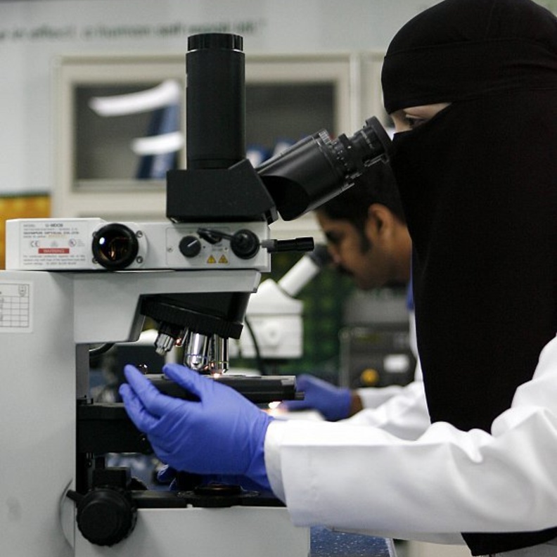 مبتعثة سعودية تبتكر تطبيقا لمرض كورونا