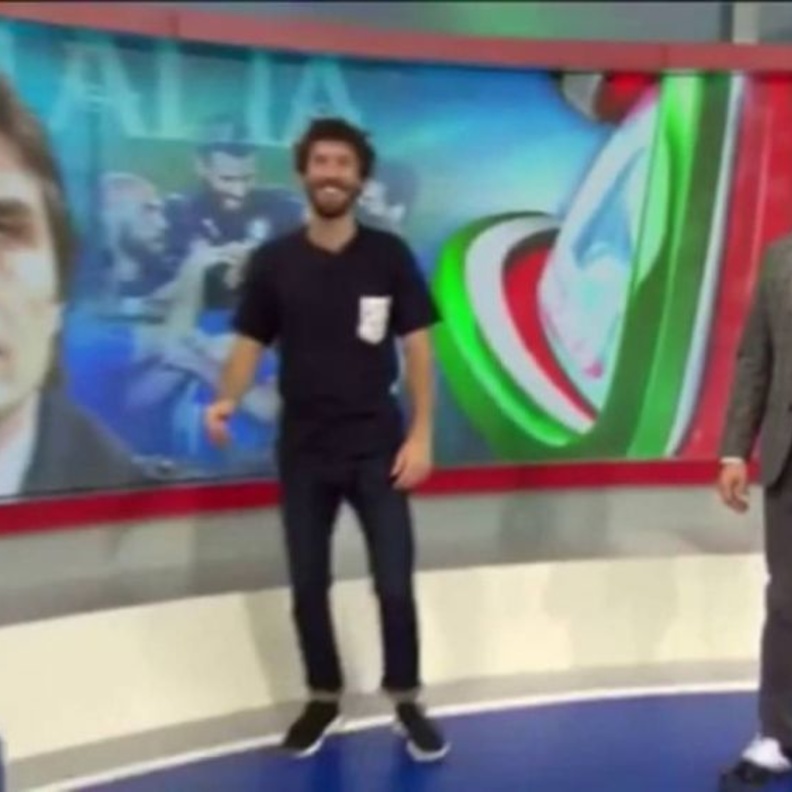 مذيعة تهزم دل بييرو