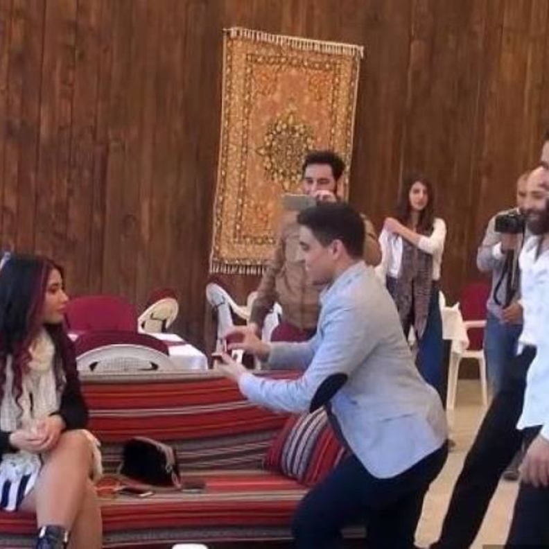 طلب يدها  .. فرفضت