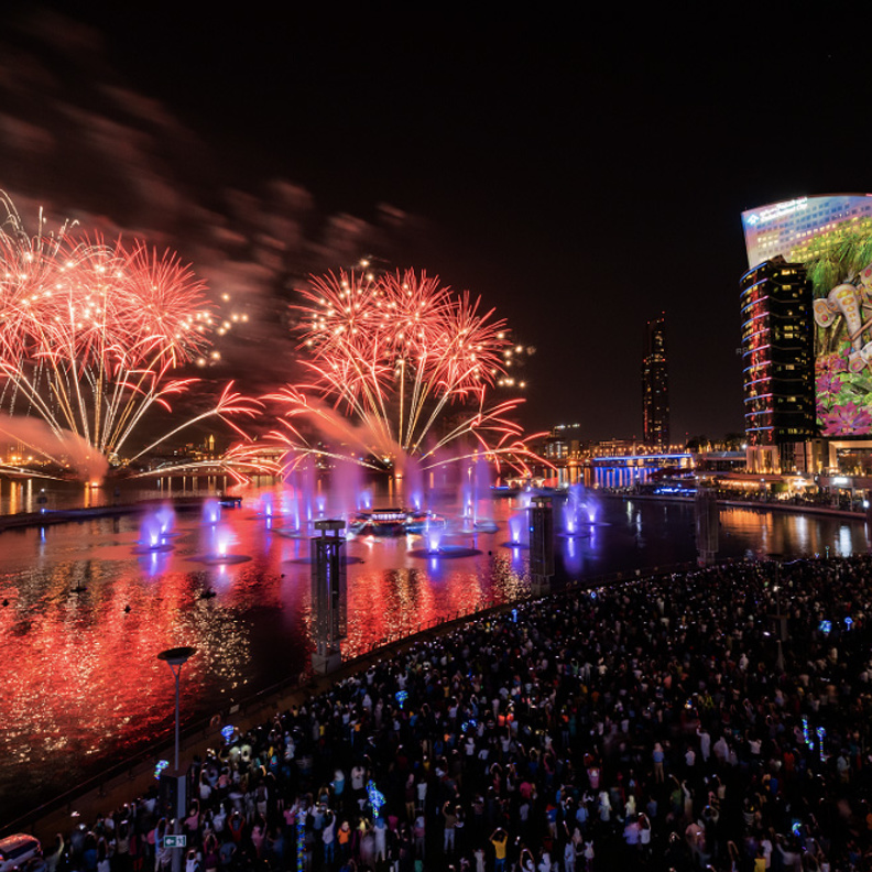 أكبر احتفالية لمهرجان الأضواء والشموع في دبي