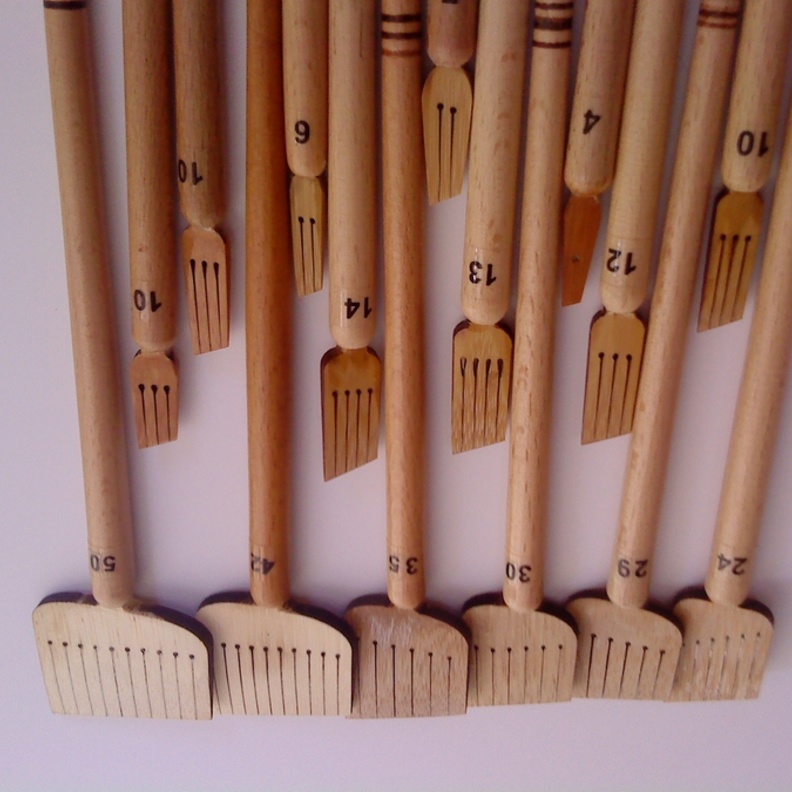  من الأدوات المستخدمة في الخط