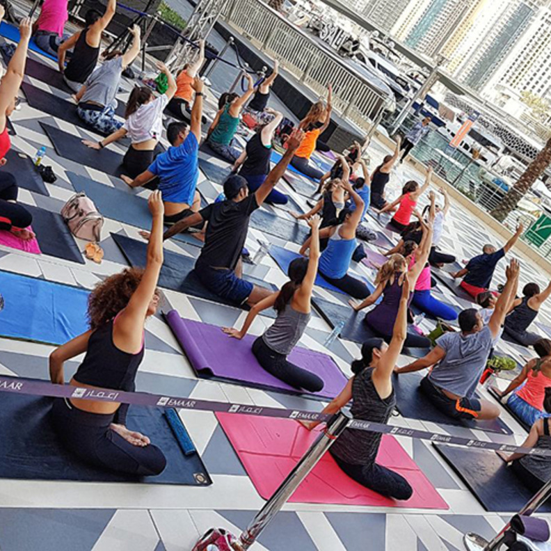 دروس يوغا مجانية في دبي