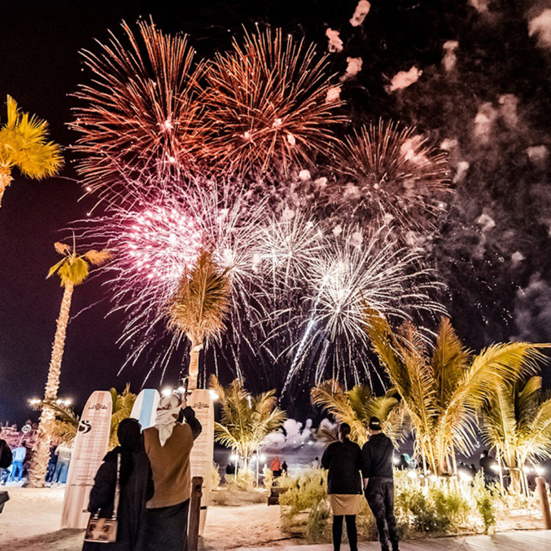 ألعاب نارية وحفلات موسيقية في احتفالات "لامير" باليوم الوطني الـ47